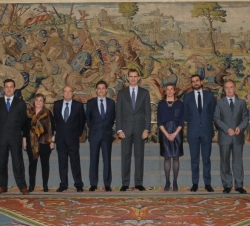 Fotografía de grupo de Su Alteza Real el Príncipe de Asturias con una representación de la Asociación Nacional de Centros Europeos de Empresas e Innov